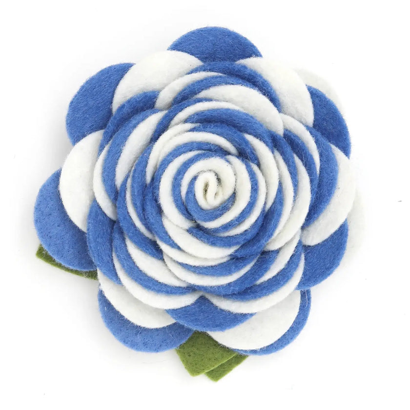 Collar Flowers by Mimi Green