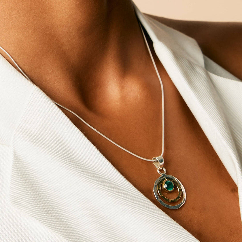 INFINITY UNIVERSE NECKLACE  - GREEN ONYX